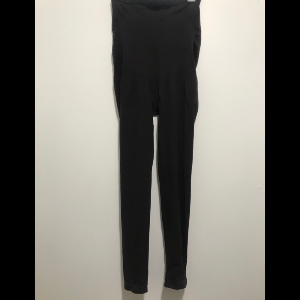 010. ASSETS by SPANX High-Waist Seamless Leggings Black - Picture 7 of 14